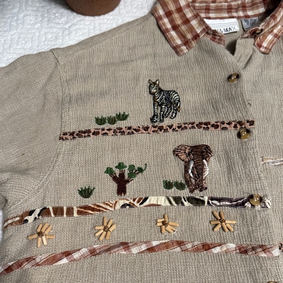 Vintage Casey & Max Men's Beige Embroidered Casual Shirt Size M - Picture 3 of 7